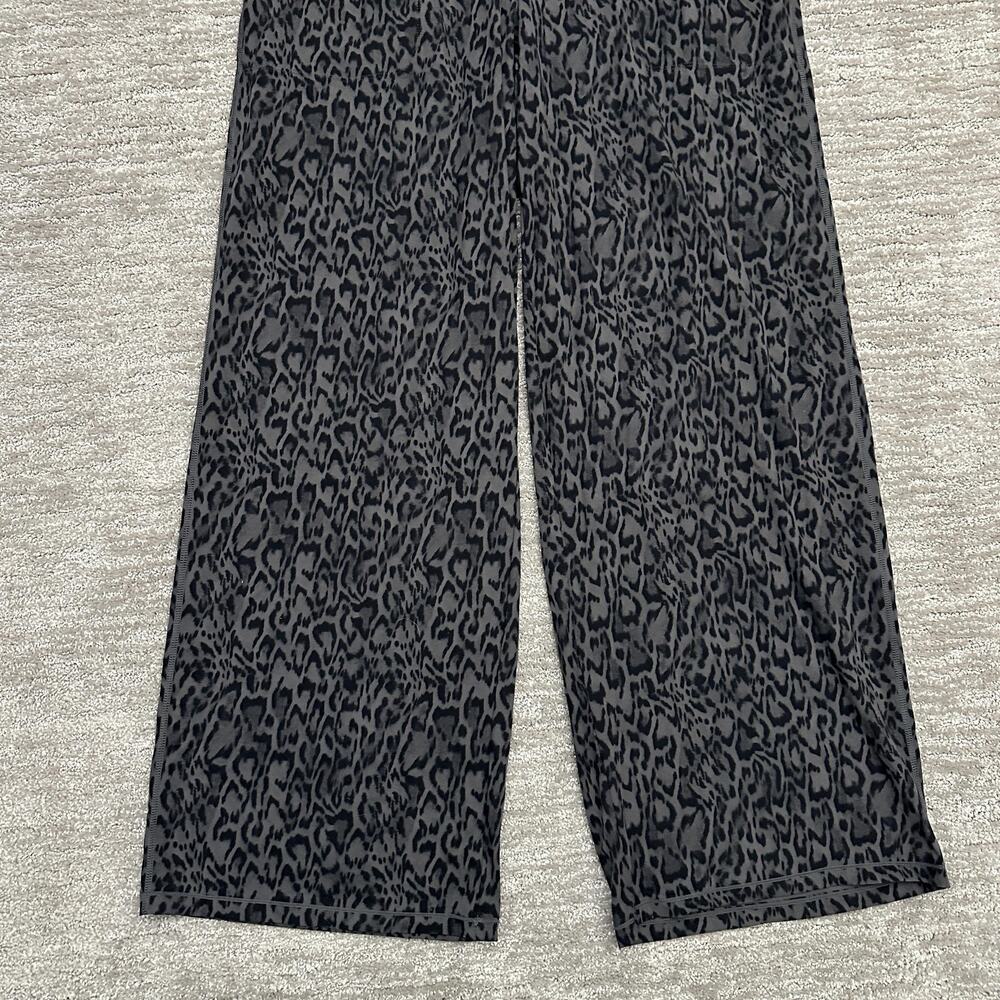 Halara Pants Womens XL Gray Leopard Wide Leg Sweatpants Pockets Lounge Yoga - Picture 3 of 11